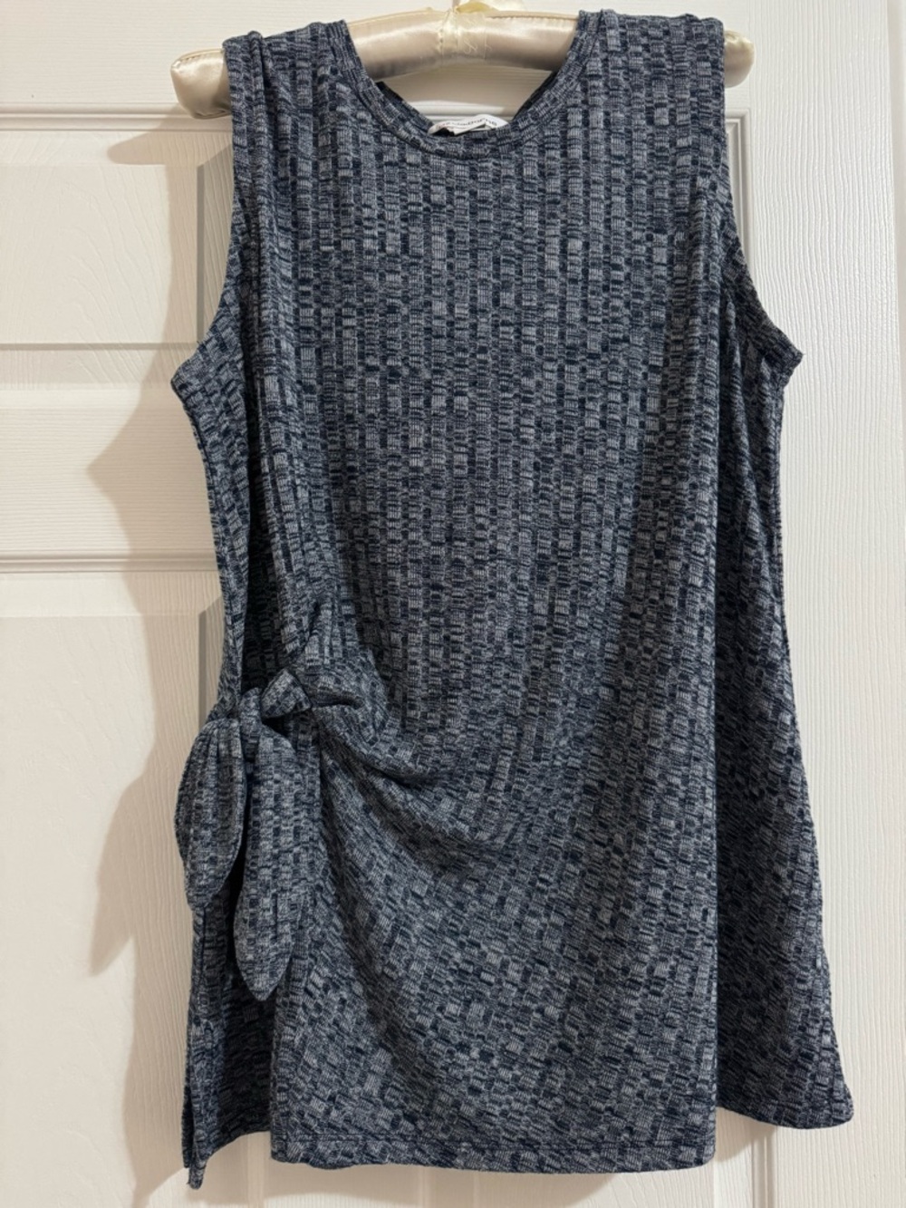 Liz Claiborne Navy and Gray Textured Knit Top